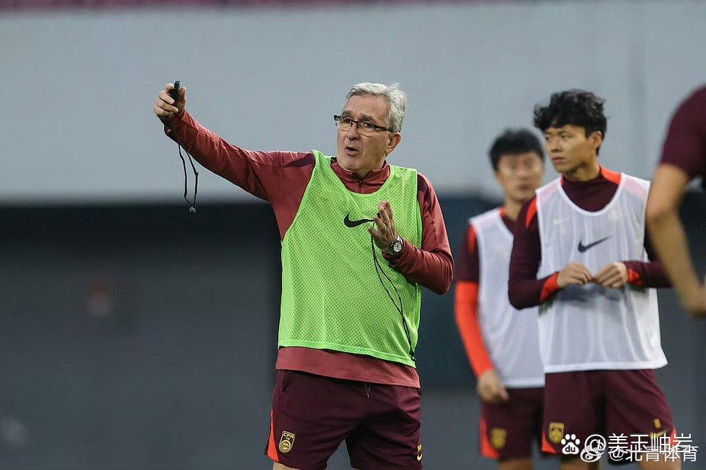爱游戏体育-一场2-1绝杀，让中国队争冠起死回生，还送亚洲冠军2连败垫