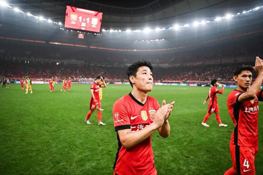 500万镑！20岁日本后卫加盟热刺，打破J联赛旅欧纪录的简单介绍