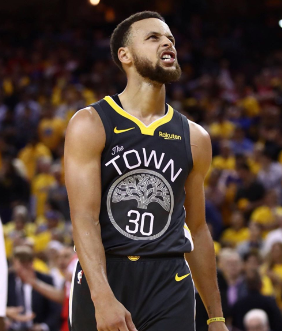 爱游戏体育-库里或成中国球迷最后的NBA全民偶像，情怀还能延续多久的简单介绍